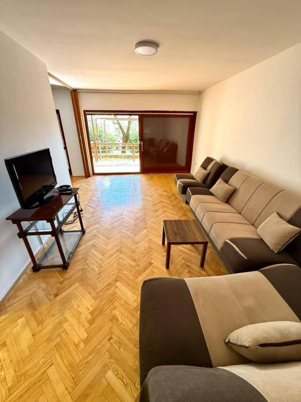 Podgorica, Momišići, tek yatak odalı daire 67m²